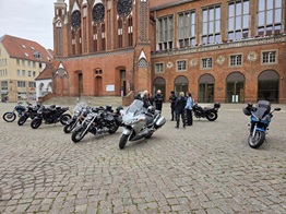 Treff vor dem Frankfurter Rathaus.